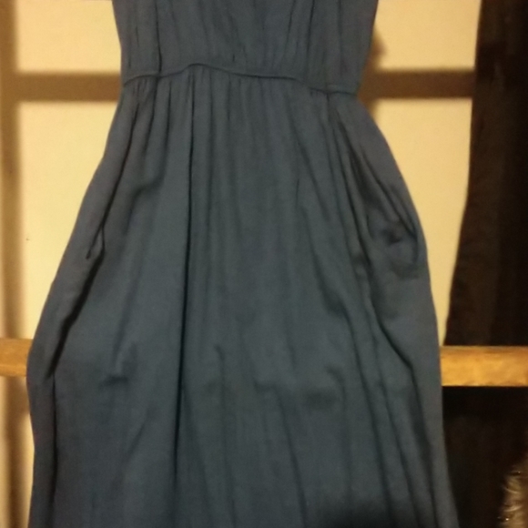 Dress - Picture 3 of 4